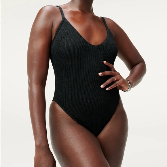 Good American Always fits one Piece - Picture 2 of 11